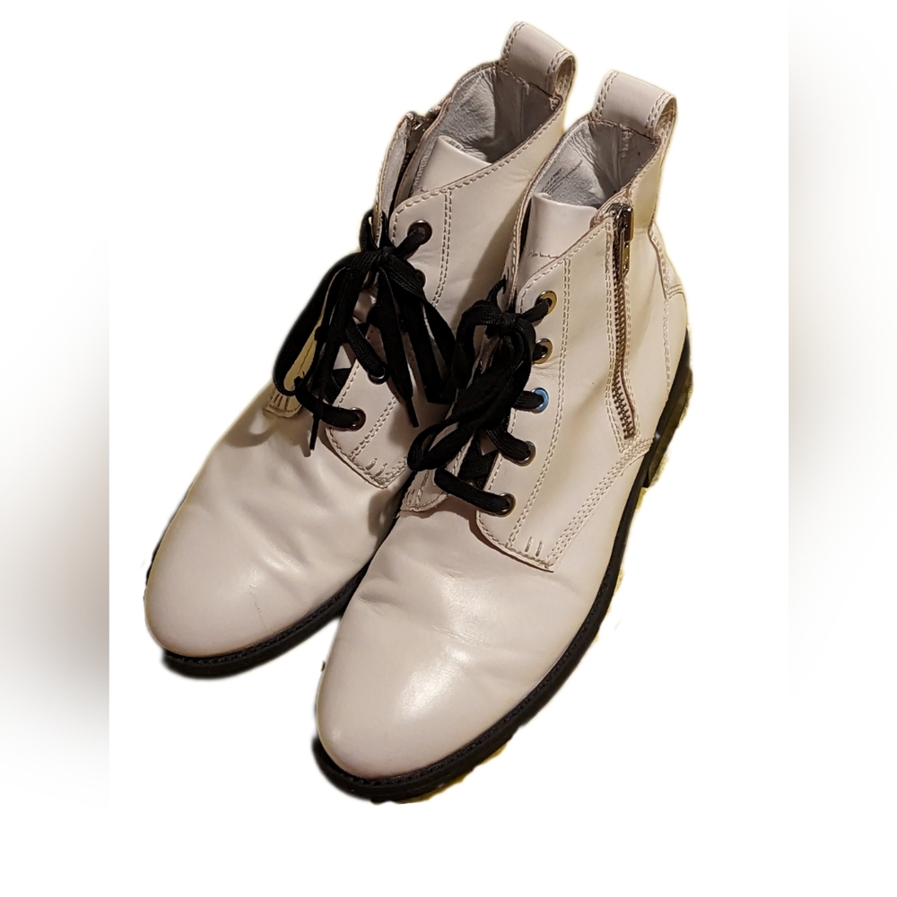 Abound White Vegan Boots with Zips up Each Side and Ties Size 13